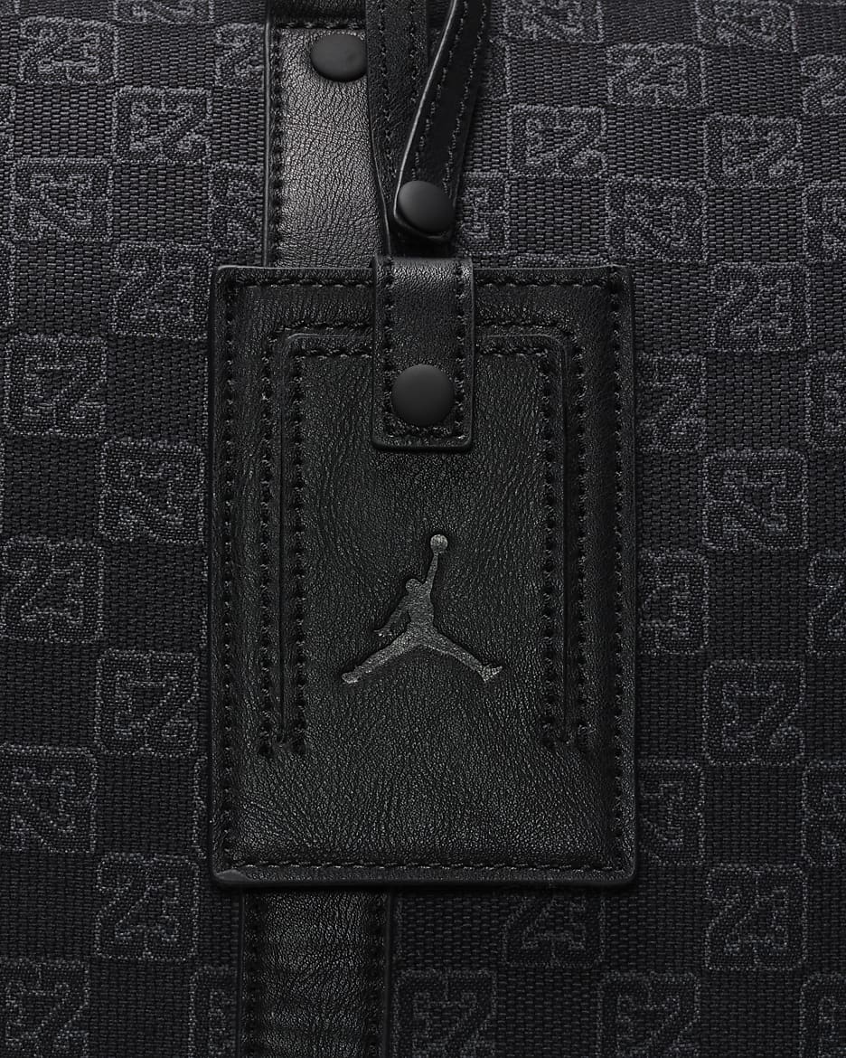 Jordan Monogram Duffle Bag (40L). Nike JP